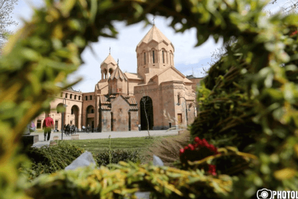 Ծաղկազարդ է ու մանուկների օրհնության օր