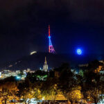 Թբիլիսի, հեռուստաաշտարակ, եռագույն