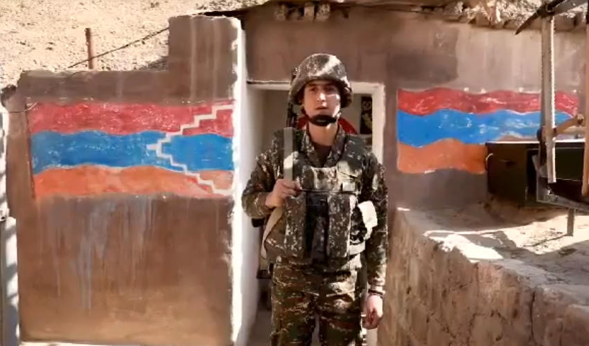 Զինվոր, բանակ, դրոշ