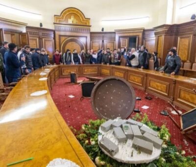 Ցուցարանրեը կառավարությունում