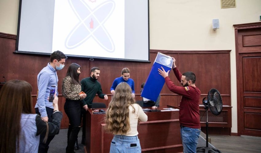 ԵՊԲՀ ուսանողական խորհրդարան