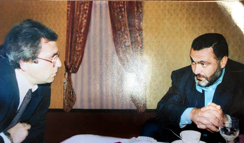 Աշոտ Աղաբաբյանն ու Վազգեն Սարգսյանը