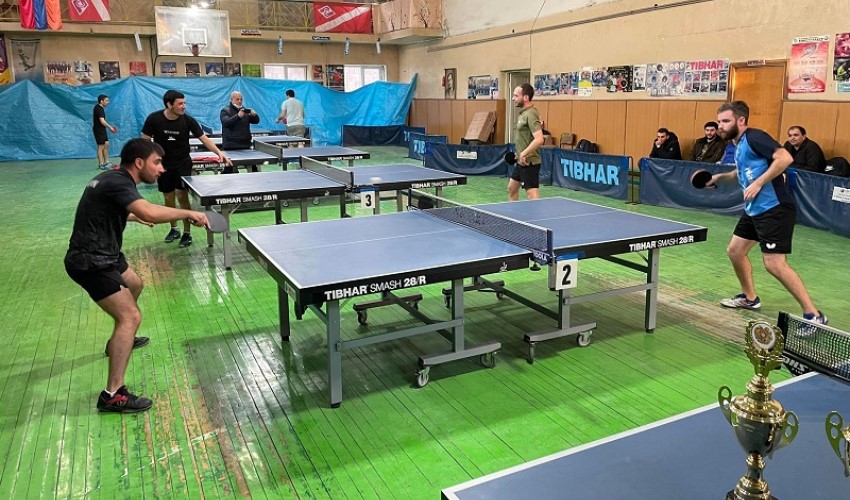 Սեղանի թենիս. ուսանողական խաղեր