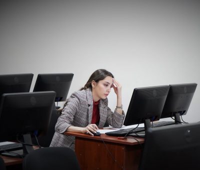 Փաստաբանի հավակնորդը՝ քննության ժամանակ։