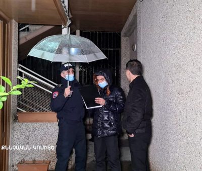 Քննիչն ու ոստիկանը սպանության վայրում