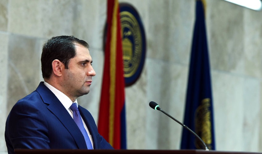 Սուրեն Պապիկյան