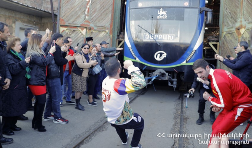 Յուրի Սաքունց