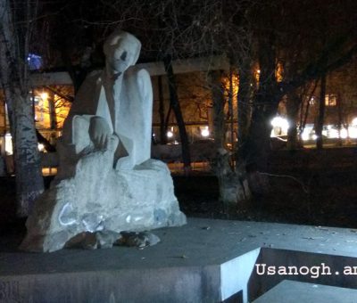 Վահան Տերյանի արձանը