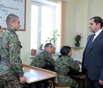 Սուրեն Պապիկյանն այցելել է Վ. Սարգսյանի անվան ռազմական համալսարան