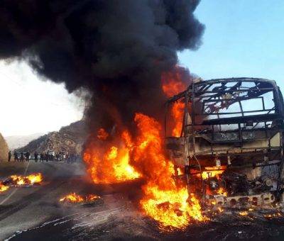 Մեղրի-Քաջարան ճանապարհին ավտոբուս է այրվել