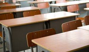 Դպրոց, դասեսենյակ, աշակերտական նստարան