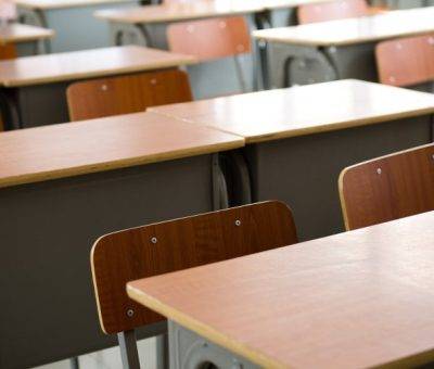 Դպրոց, դասեսենյակ, աշակերտական նստարան