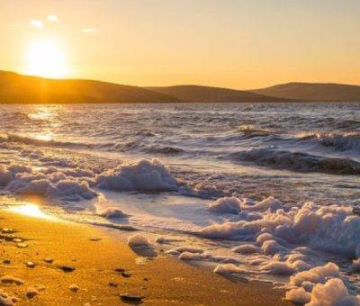 Ծովը արեւածագի ժամանակ