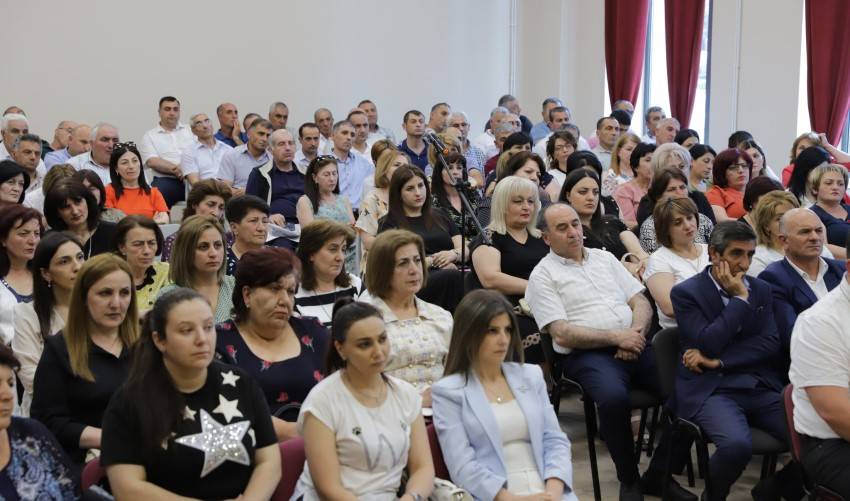 Շիրակի և Արագածոտնի մարզերի դպրոցների տնօրեններ