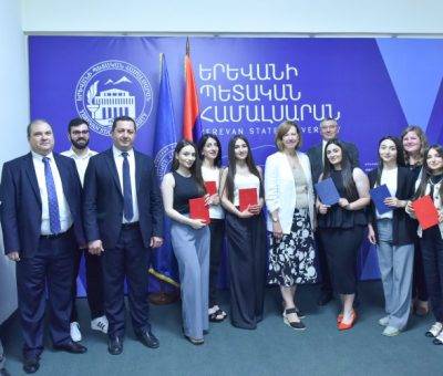«Ամերիկագիտություն» մագիստրոսական կրթական ծրագրի շրջանավարտներին այցելել է ՀՀ-ում ԱՄՆ-ի դեսպանը