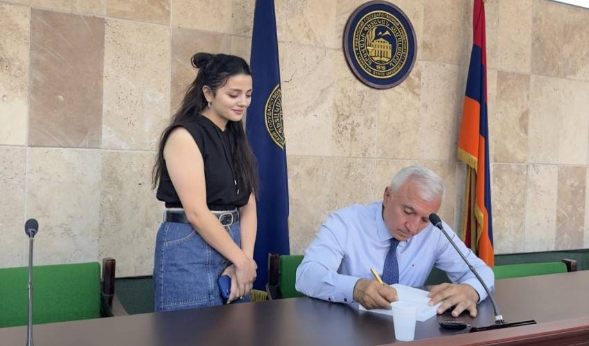 Դասախոսություններ ԵՊՀ-ում