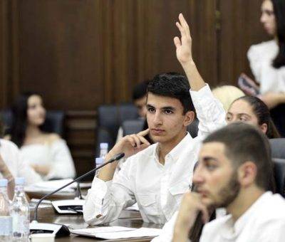 «Ամառային դպրոց» ծրագրի մասնակիցներն ԱԺ-ում