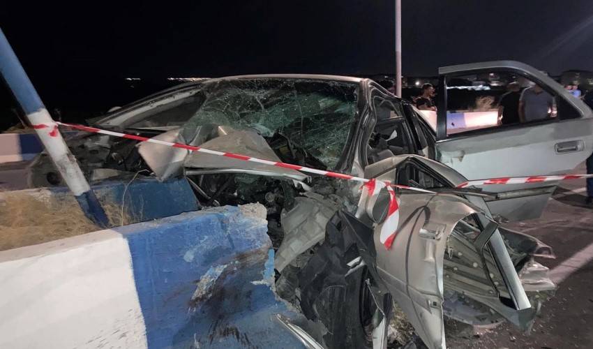 «Toyota Camry» -ն Էջմիածին քաղաքի մոտ բախվել է բետոնե արգելապատնեշին