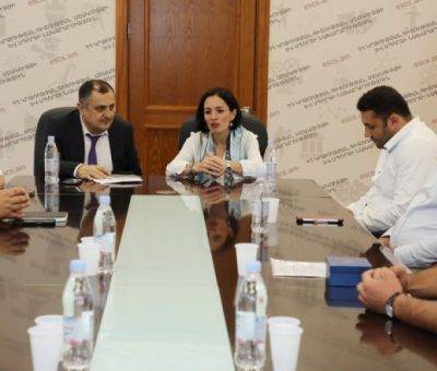 Նախարարն ընդունել է Համաշխարհային ուսանողական ամառային 31-րդ խաղերի մեդալակիր մարզիկներին