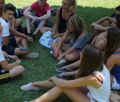 Իսպանացի երիտասարդներ, հանգիստ