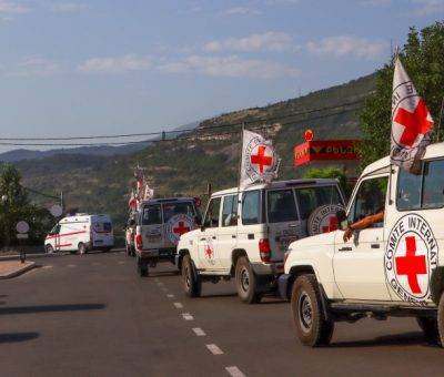 Կարմիր խաչի ավտոմեքենաներն Արցախում