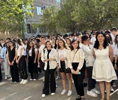 Արթուր Մարտիրոսյանն այցելել է Երևանի Մանուել Քաջունու անվան թիվ 54 ավագ դպրոց