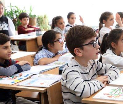 Աշակերտները Գորիսի դպրոցներից մեկում