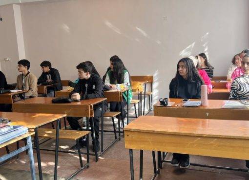 Ուսանողները քոլեջում (ուսումնարանում)