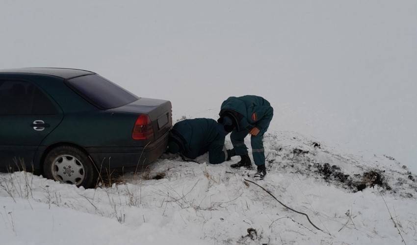 Ձմեռային ճանապարհ, ձների մեջ հայտնված ավտոմեքենա