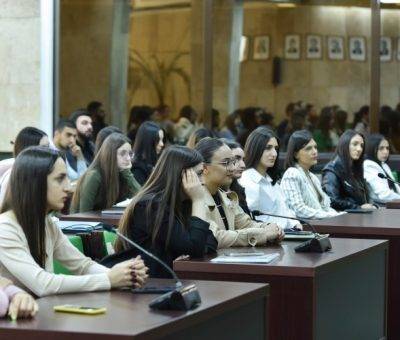 ԵՊՀ ռեկտրոը հանդիպել է ուսանողների հետ