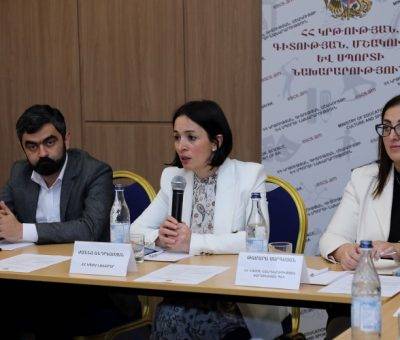 Ժաննա Անդրեասյանն ու Սարգիս Հայոցյանը