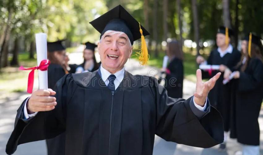 Տարեց ուսանող