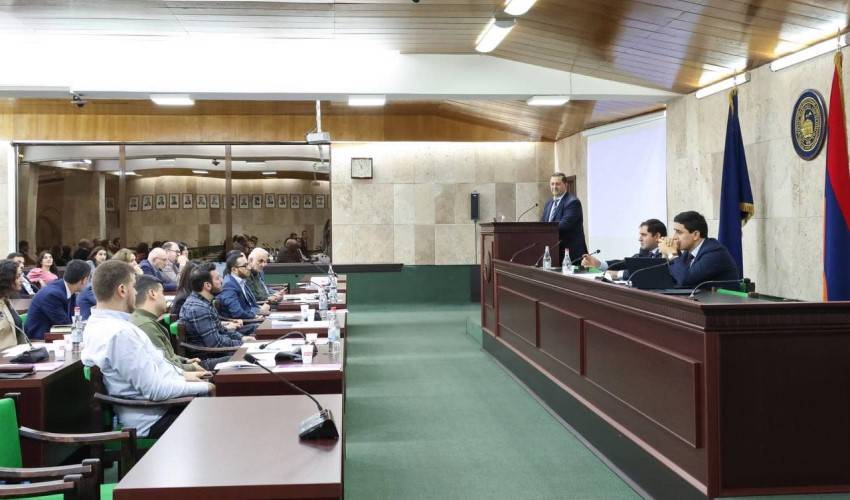ԵՊՀ հոգաբարձուների խորհրդի նիստը
