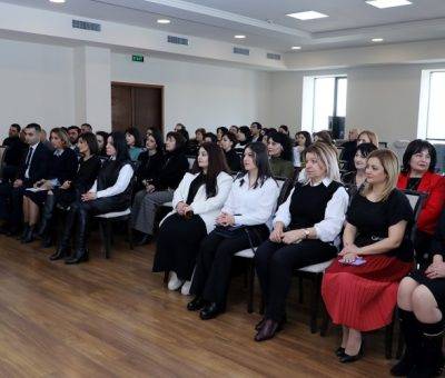 Ժաննա Անդրեասյանը հանդիպել է մանկավարժների հետ