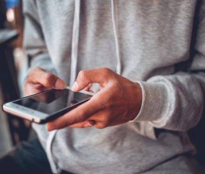 Հեռախոսով տղամարդ