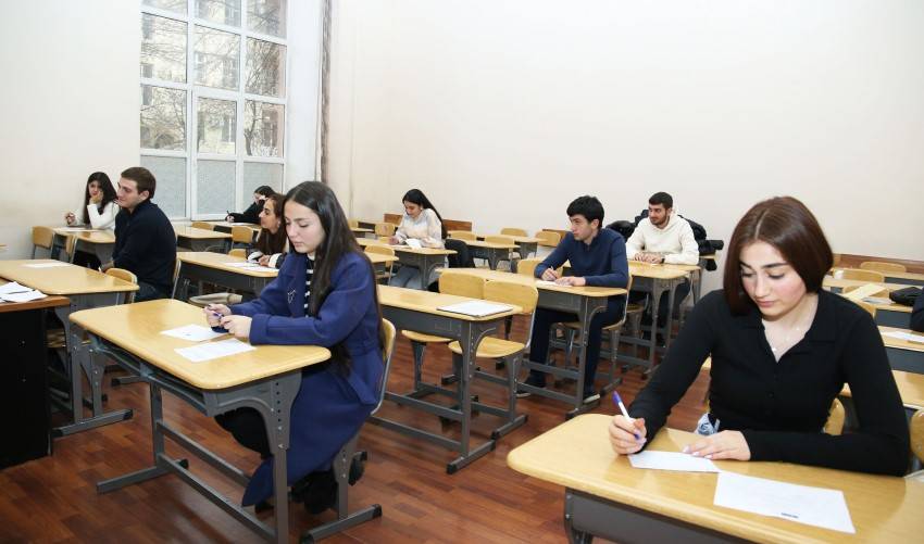 ՀՊՏՀ ուսանողները քննության ժամանակ
