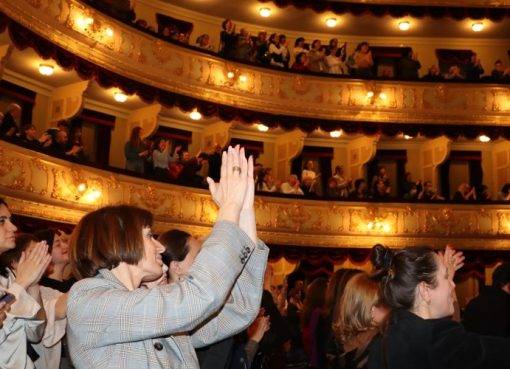 Թբիլիսիի «Ռուսթավելի» թատրոնում կայացել է «Նռան գույնը» բեմադրության առաջնախաղը