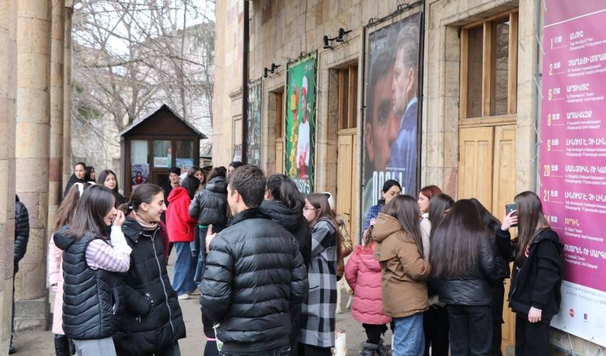 Աշակերտները՝ Հովհաննես Աբելյանի անվան պետական դրամատիկական թատրոնում