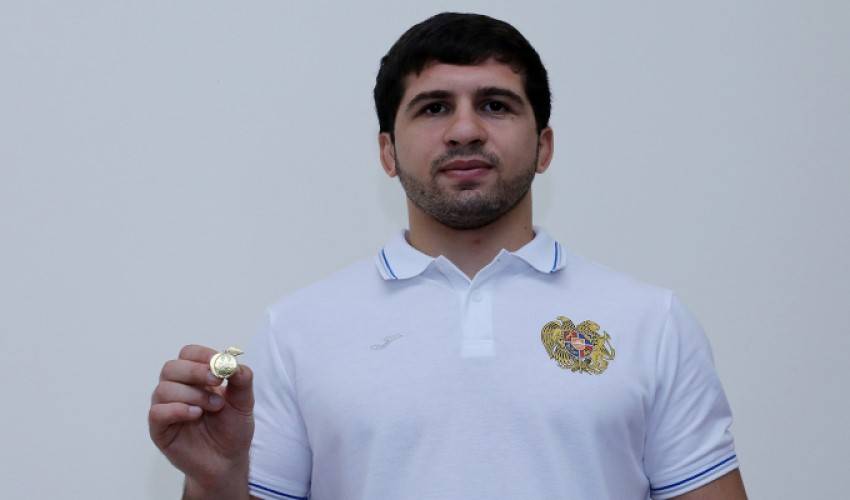 Մալխաս Ամոյան