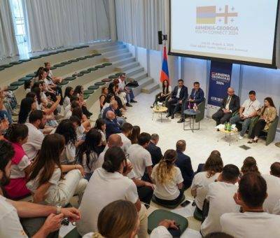 Հայաստանի և Վրաստանի 60 երիտասարդների մասնակցությամբ կազմակերպված ամառային կրթամշակութային-երիտասարդական միջազգային ծրագրի մասնակիցները