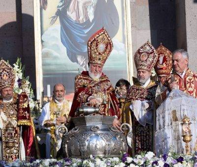 Մյուռոնի օրհնություն. Մայր աթոռ սուրբ Էջմիածին