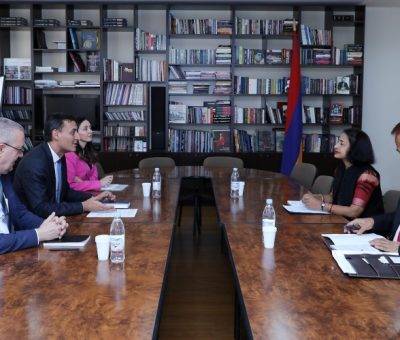 Արթուր Մարտիրոսյանն այսօր ընդունել է ՀՀ-ում Հնդկաստանի Հանրապետության արտակարգ և լիազոր դեսպան Նիլակշի Սահա Սինհային