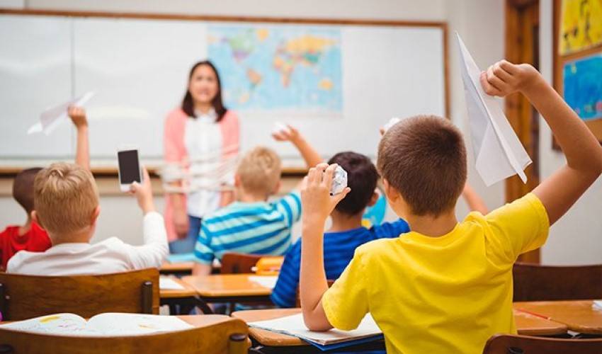 Աշակերտները խանգարում են դասը