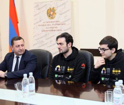 Ժաննա Անդրեասյանն ընդունել է ԵՊՀ-ի՝ «ICPC» ինֆորմատիկայի օլիմպիադայի մասնակից ուսանողներին