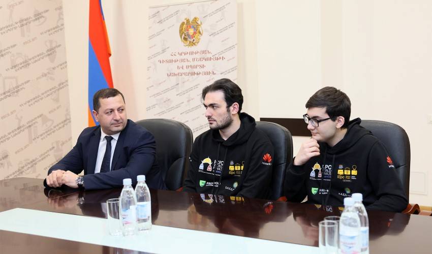 Ժաննա Անդրեասյանն ընդունել է ԵՊՀ-ի՝ «ICPC» ինֆորմատիկայի օլիմպիադայի մասնակից ուսանողներին