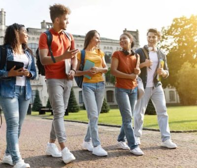 Ուսանողներ