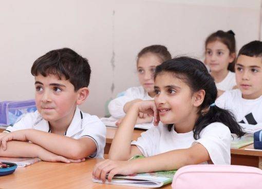 Արաքսիա Սվաջյանն այցելել է թիվ 10 ու թիվ 11 դպրոցներ