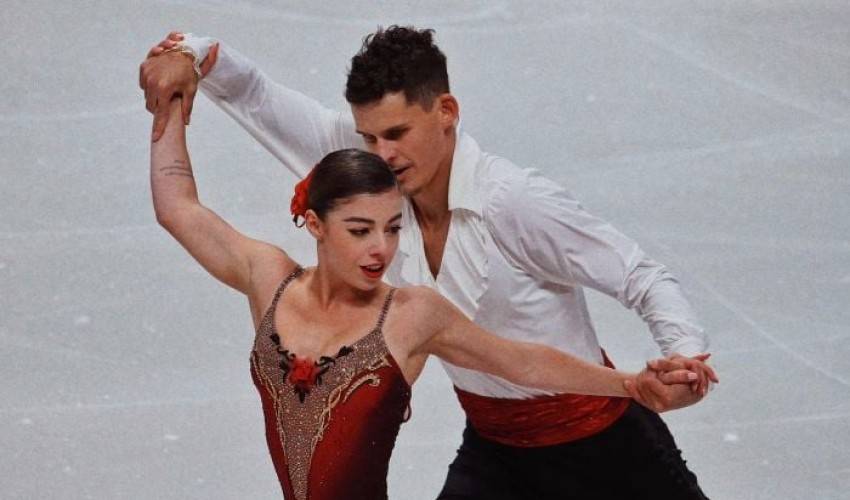 Գեղասահորդներ Կարինա Ակոպովան ու Նիկիտա Ռախմանինը