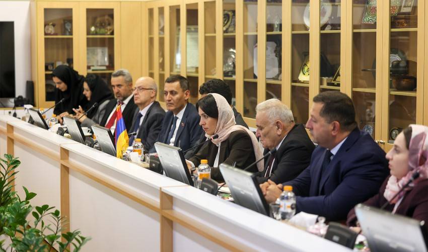 Ժաննա Անդրեասյանը հանդիպել է Թեհրանի համալսարանի ռեկտոր Մոհամմադ Հոսեյն Օմիդի հետ