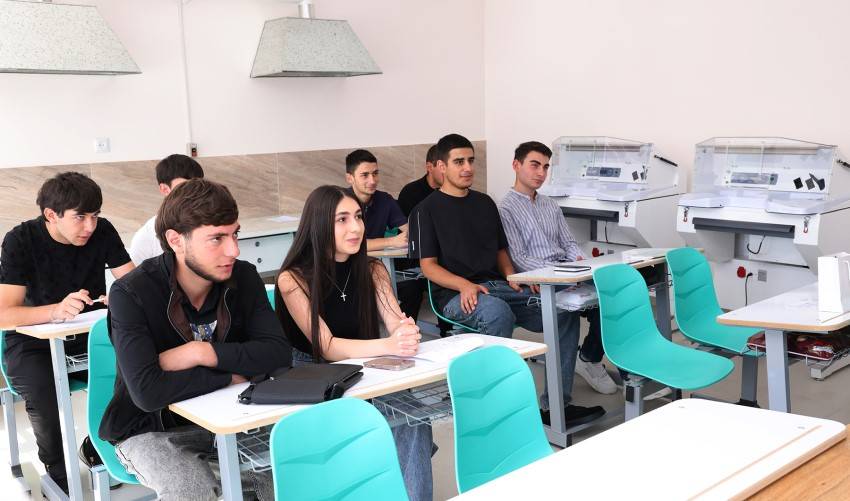 Արաքսիա Սվաջյանն այցելել է Կոտայքի տարածաշրջանային պետական քոլեջ